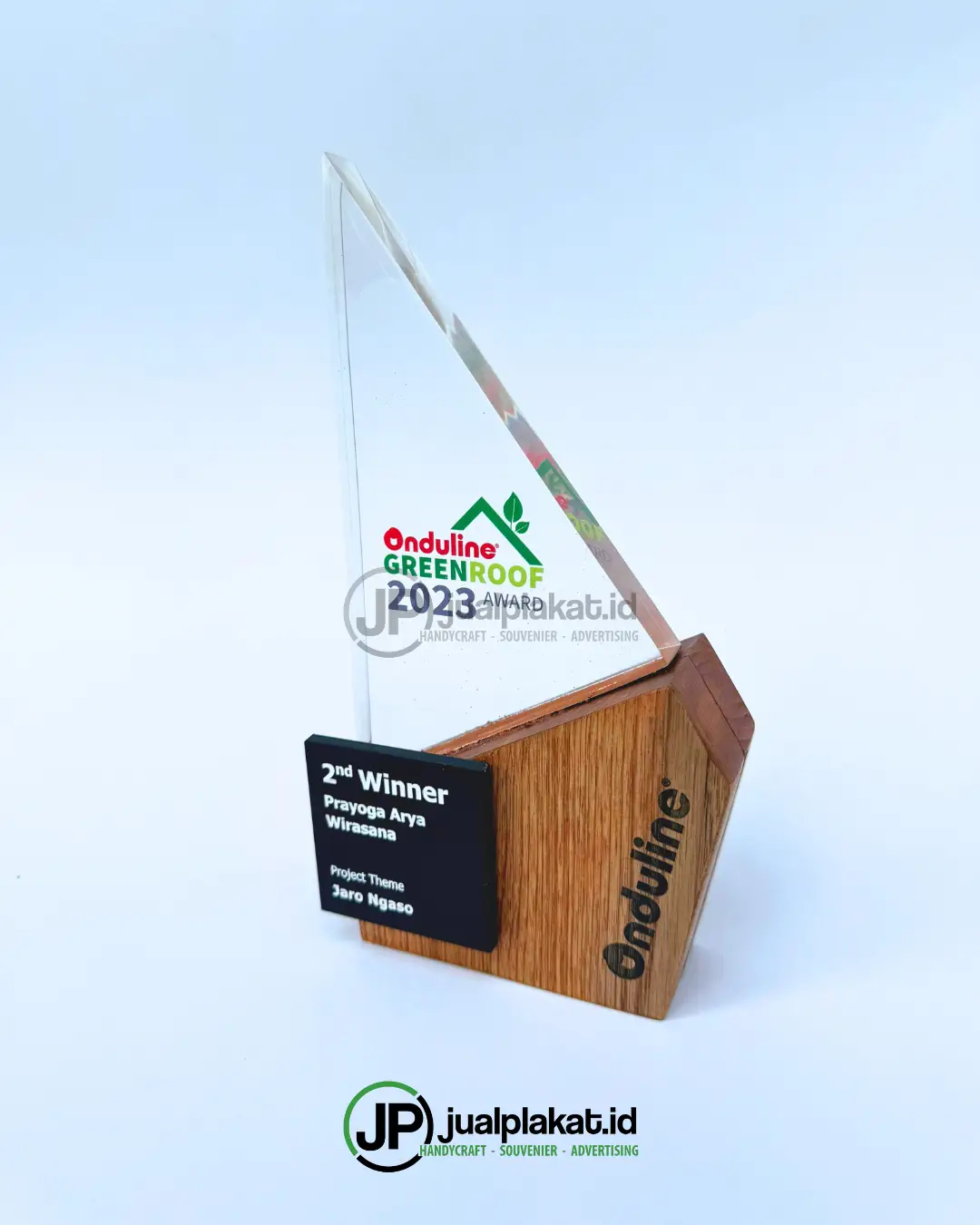 Plakat Akrilik Kombinasi Kayu Award