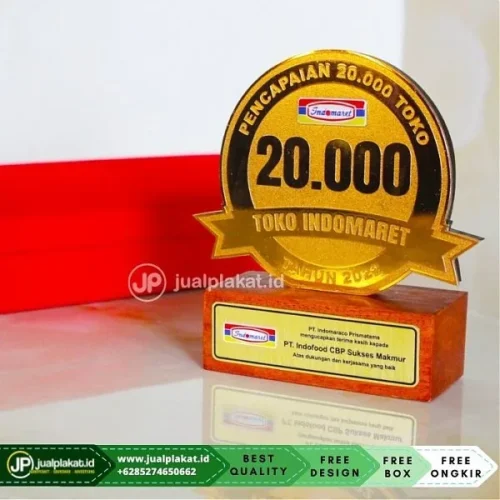 Plakat-Kayu-Custom-Pencapaian-Indomaret.webp Plakat Kayu Custom Pencapaian Indomaret