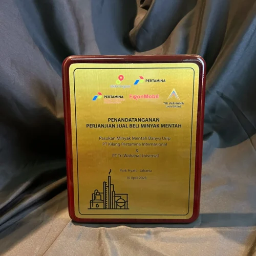 Plakat Kayu Instan Pertamina