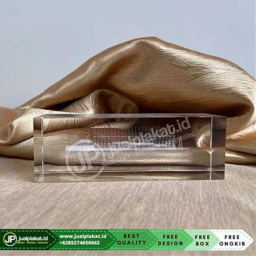 Plakat-Kristal-Custom-PT-Indonesia-Daya-Bahtera.webp Plakat Kristal Custom PT Indonesia Daya Bahtera