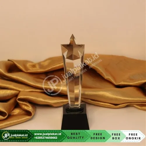 Plakat-Kristal-Custom-Penghargaan-Kristal.webp Plakat Kristal Custom Penghargaan Kristal