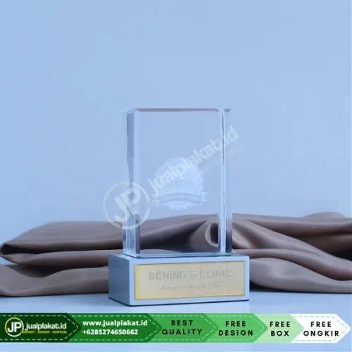 Plakat Penghargaan Bening Clinic