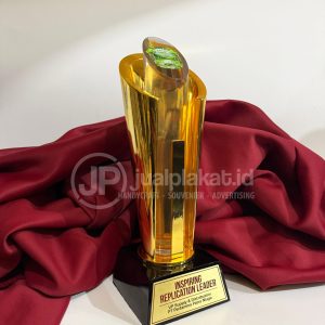 Piala Plakat Exclusive Resin Gold – Inspiring Leader Edition