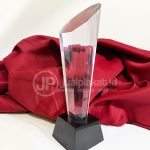 Trophy Resin Fiber Premium “Apex Prism” – Desain Modern & Elegan