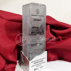 Plakat Resin Eksklusif Silver Glitter - Edisi Penghargaan MENDIKDASMEN