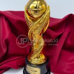 Piala Bergilir Basket Premium – Timah Sepuh Emas Custom