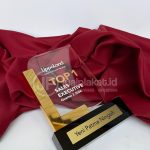 Plakat Akrilik Premium Kombinasi Resin / Plat Gold – LippoLand Sales Awards