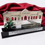 Plakat Resin Miniatur Custom 3D Eksklusif – Edisi Kolaborasi & Revitalisasi Stasiun (Gojek x KAI)