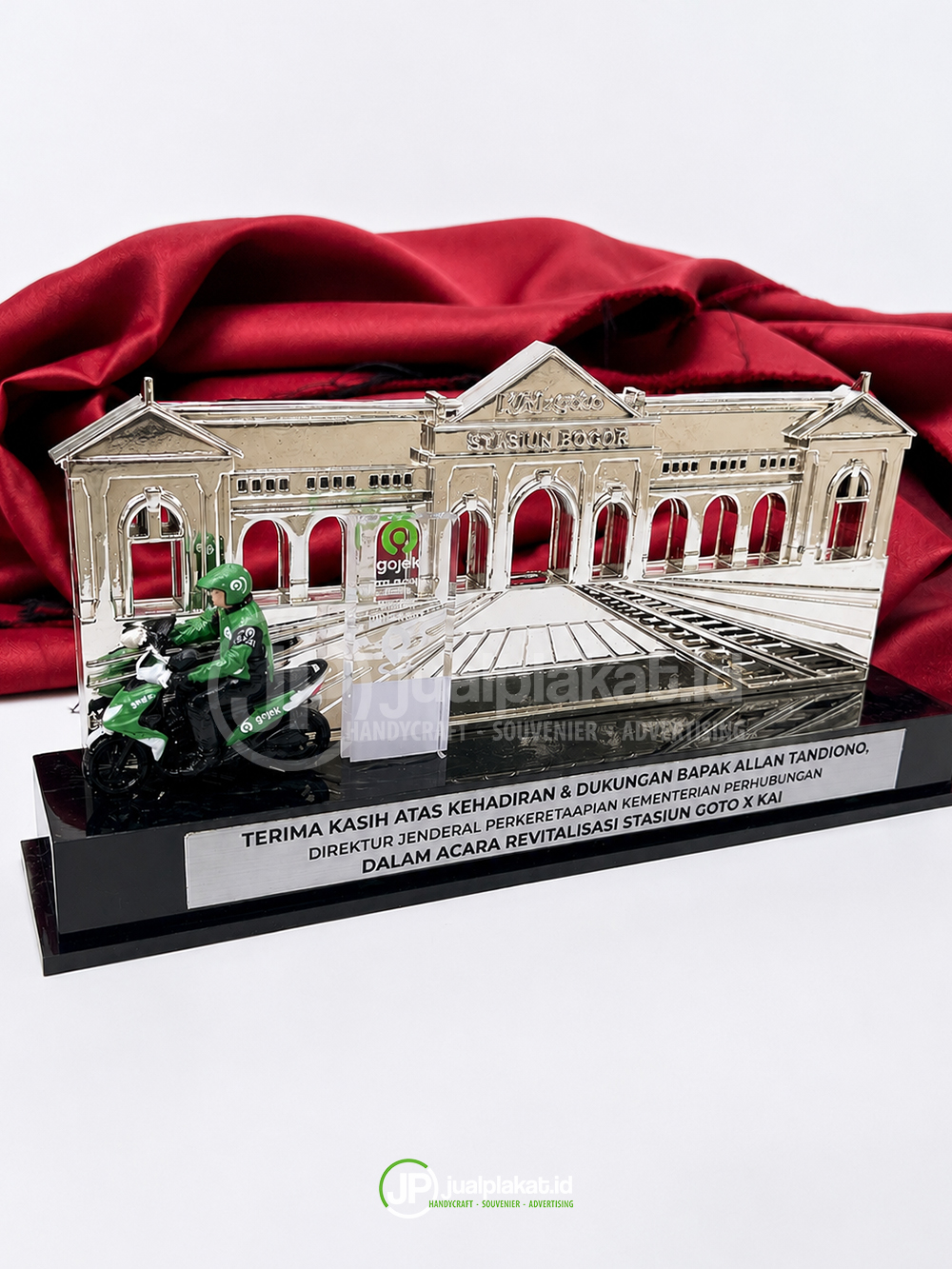 Plakat Resin Miniatur Custom 3D Eksklusif – Edisi Kolaborasi & Revitalisasi Stasiun (Gojek x KAI)