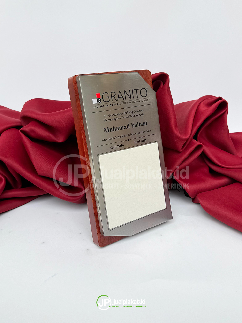 Plakat Kayu Kombinasi Stainless Eksklusif – Penghargaan & Cenderamata Perusahaan (Granito)