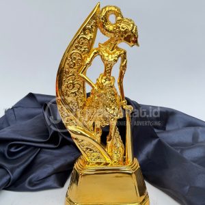 Plakat / Souvenir Timah Sepuh Emas Model Wayang Eksklusif