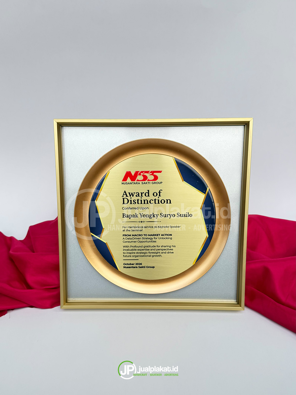 Plakat NUSANTARA SAKTI GROUP Premium Kayu & Plat Kuningan Custom - Award Eksklusif