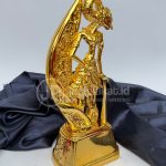 Plakat / Souvenir Timah Sepuh Emas Model Wayang Eksklusif