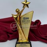 Trophy Timah Eksklusif Gold Star – Custom Desain Penghargaan & Kejuaraan