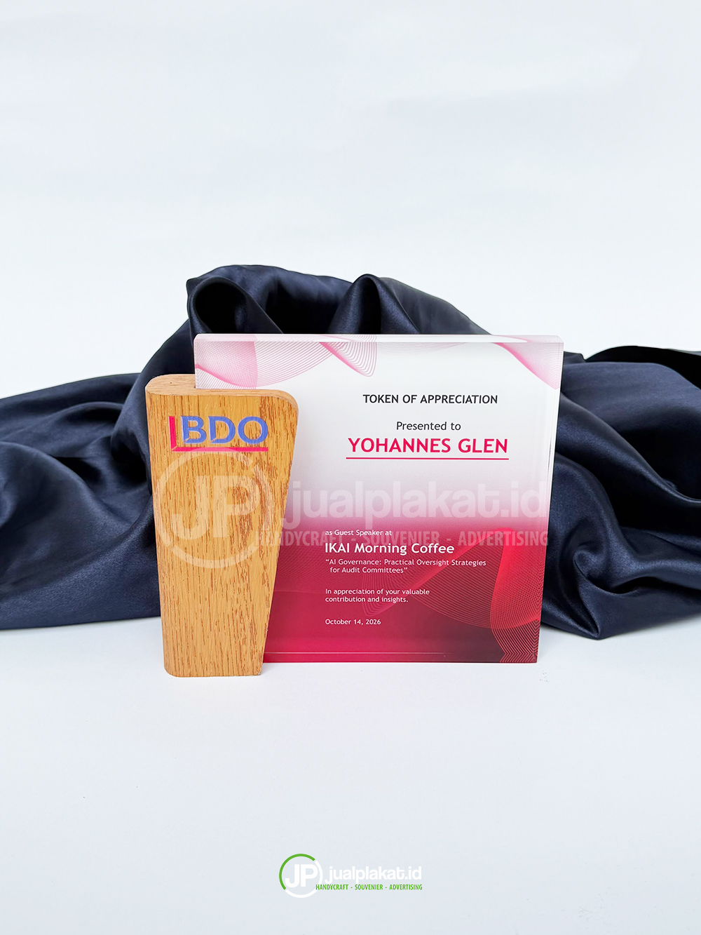 Plakat Akrilik Premium Kombinasi Kayu Solid (Token of Appreciation