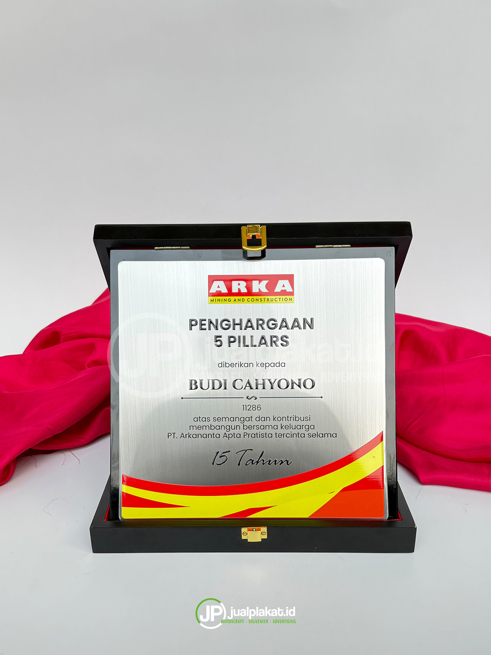 Plakat Kayu Premium ARKA - Kombinasi Plat Stainless Steel