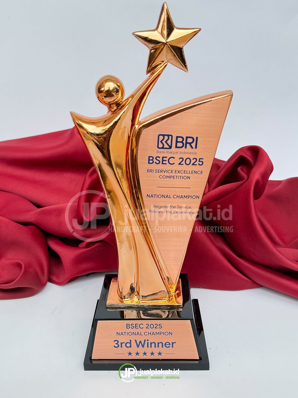 Trophy Timah Eksklusif Bronze Star – Custom Desain Penghargaan & Kejuaraan