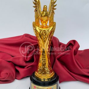 Piala Trofi Timah Sepuh Emas Eksklusif – Desain Burung Phoenix / Garuda (Custom Penghargaan & Kompetisi)