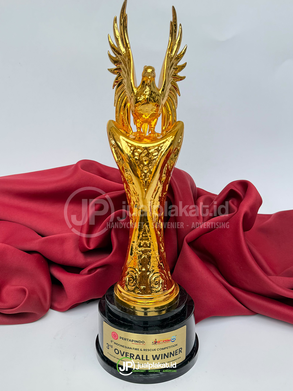 Piala Trofi Timah Sepuh Emas Eksklusif – Desain Burung Phoenix / Garuda (Custom Penghargaan & Kompetisi)